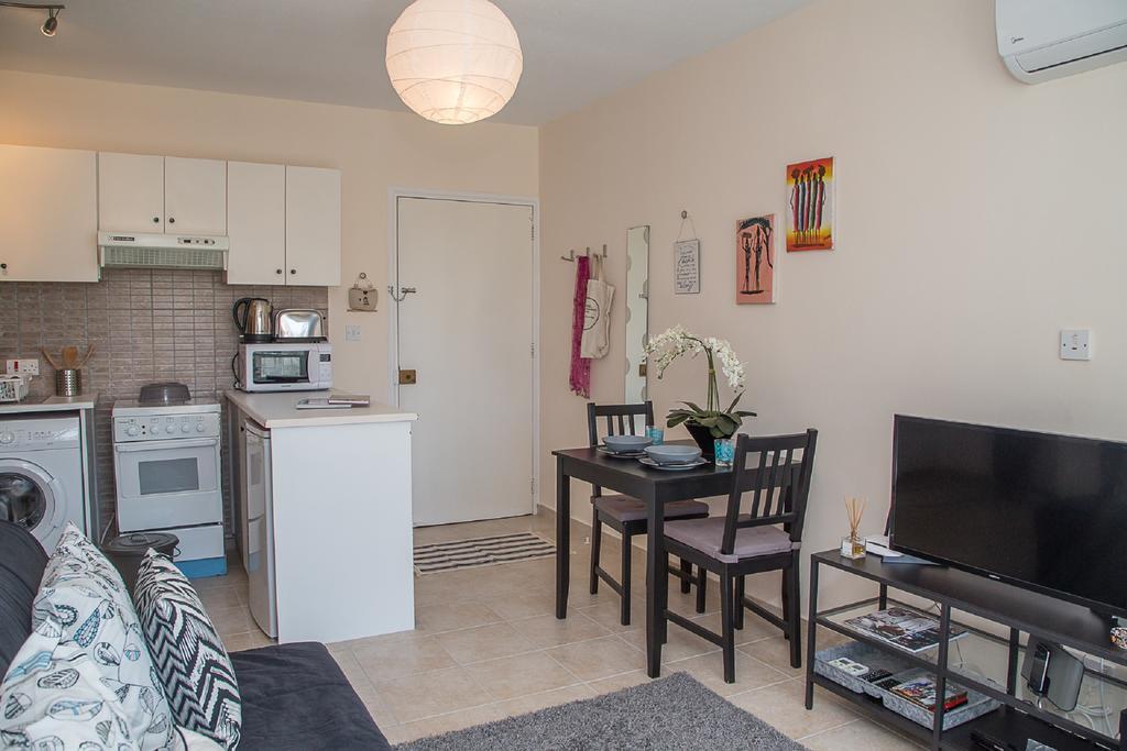 Paphos Love Hut Apartment Экстерьер фото